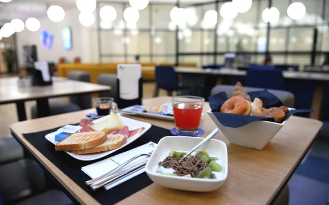 Hello Sky Hotel - photo 2