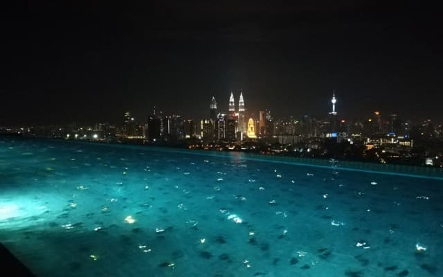 Luxury Duplex @ Infinity Sky Pool Overlooking KLCC Apartments - photo 4