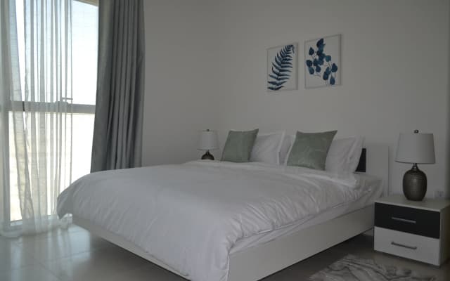 Newly Decorated 1 Bed Dubai Creek Harbour Apartments - photo 2