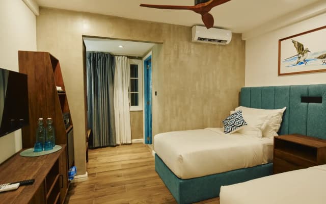 Beach Hotel Dhigurah - photo 3