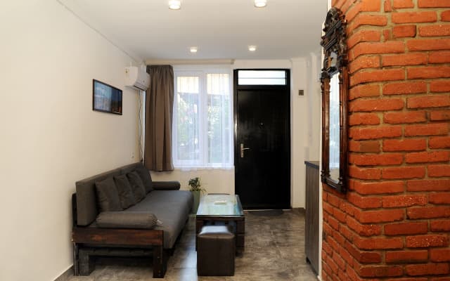 Old Vera Apartments - photo 4