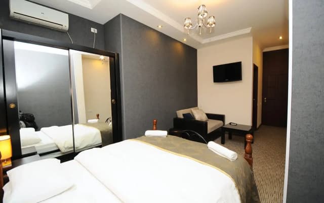 Old Rustaveli Hotel - photo 2
