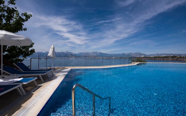 Ramada Plaza by Wyndham Antalya - photo 5