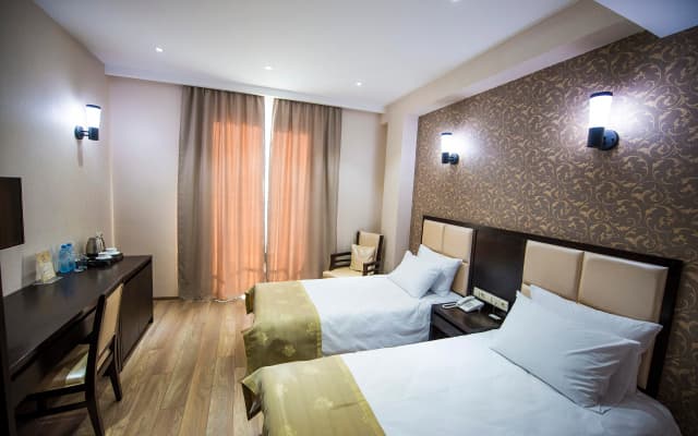 Tbilisi Inn Hotel - photo 3