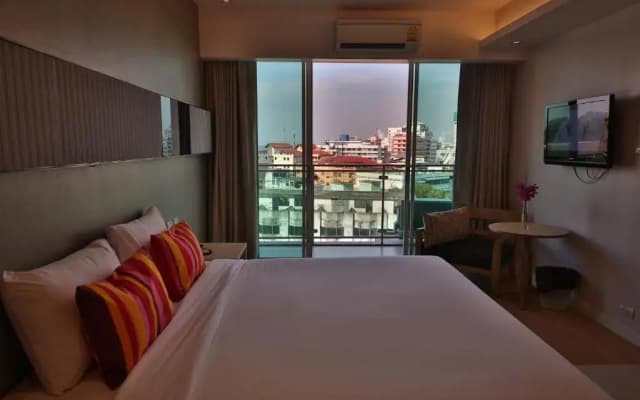 The Sun Xclusive Hotel - photo 4