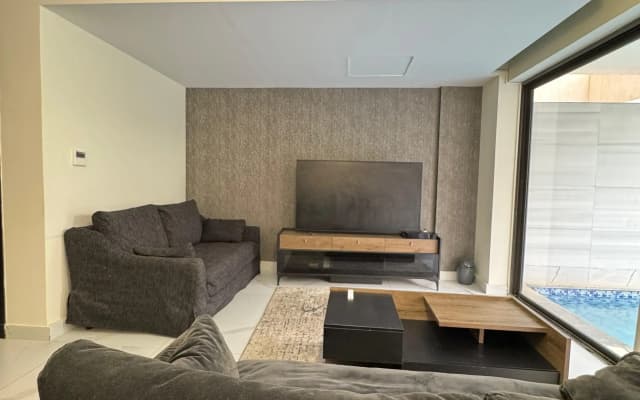 Ground Floor 3 Bedroom Apartment With Private Pool - photo 3