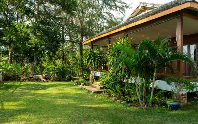 Lipa Bay Residence Resort Hotel - photo 5