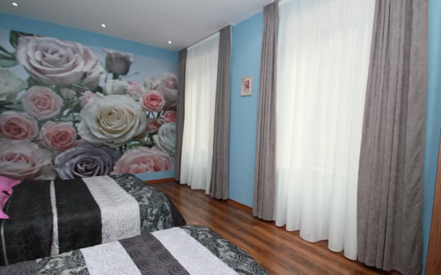 Rose Gogebashvili Apartments - photo 2