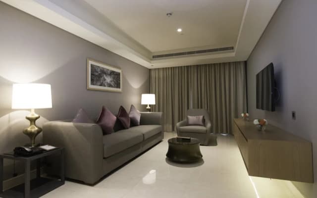 Grand Millennium Muscat Hotel - photo 4