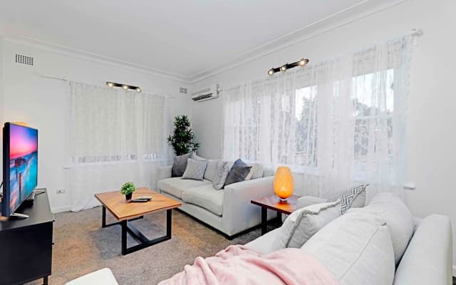 Private Beach House in Bondi Apartments - photo 2