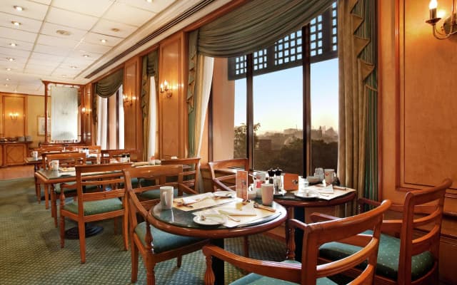 Cairo World Trade Center Hotel & Residences - photo 3