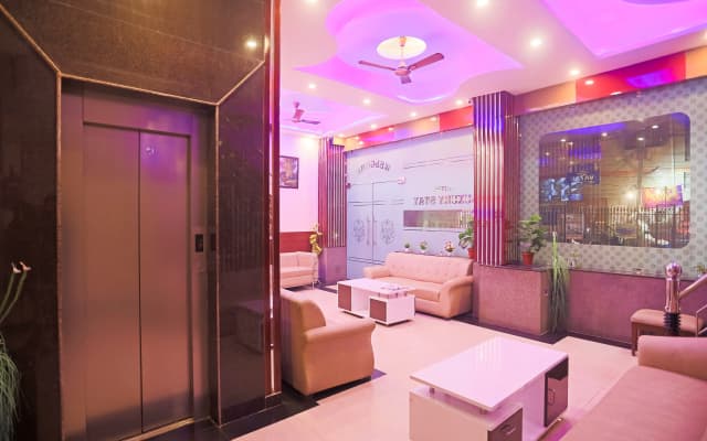 Luxury Stay Hotel - photo 4