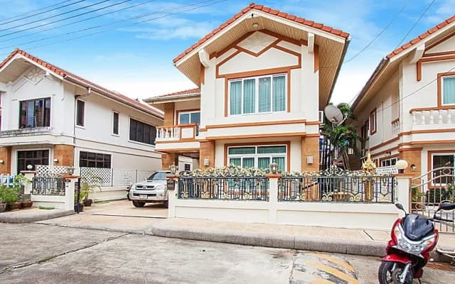 L-House Villa - photo 2