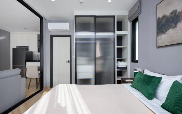 Title Legendary E504 Apartments - photo 3