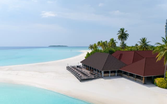 Dhigufaru Island Resort - photo 3