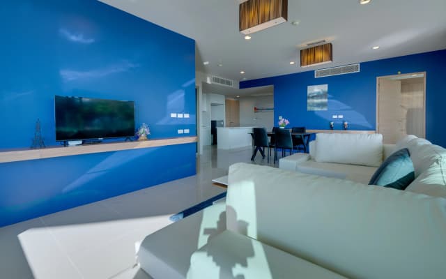 Veloche Group by Continent Apartments - photo 4