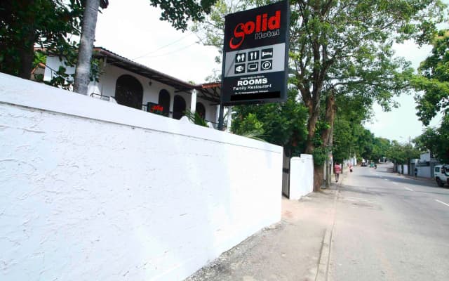 Yoho Solid Polhengoda Hotel - photo 2