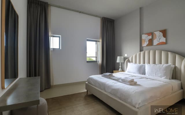 WelHome - Prime 1BR Apartment at Oia Residence, Apartments - photo 2
