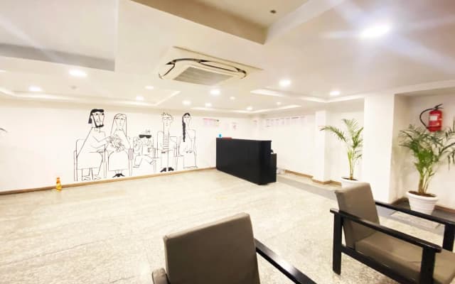 Golden Saffron Hotel - photo 2
