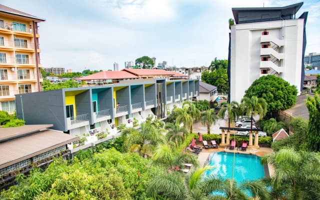 Lantana Pattaya Hotel & Resort - photo 2