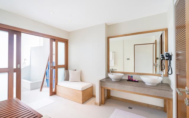 Ellaidhoo Maldives By Cinnamon Hotel - photo 5