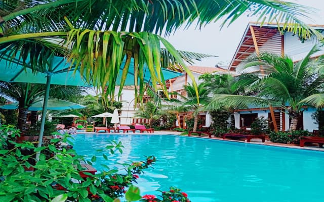 Camellia Resort & Spa Hotel - photo 3