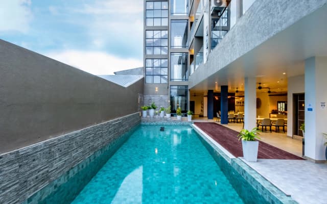 Sky Beach Hotel - photo 3
