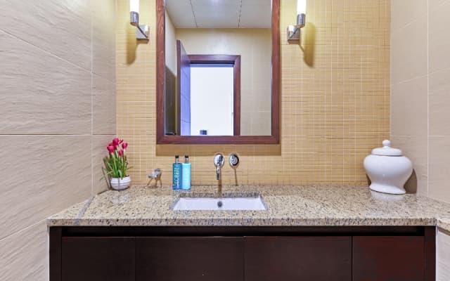 bnbmehomes | Pvt Beach, Infinity Pool @ Andaaz-204 Apartments - photo 5
