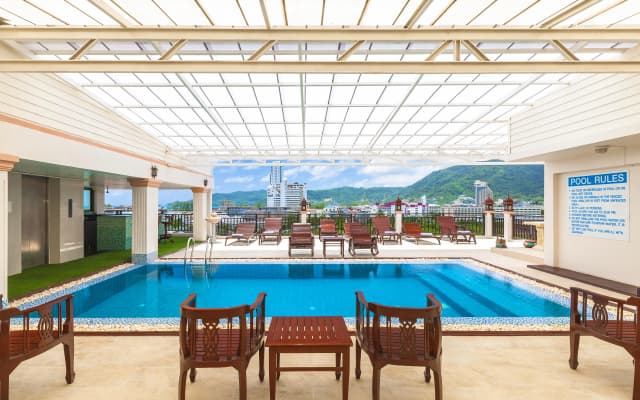 Azhotel Patong Hotel - photo 3
