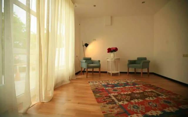 Vera House Guesthouse - photo 3