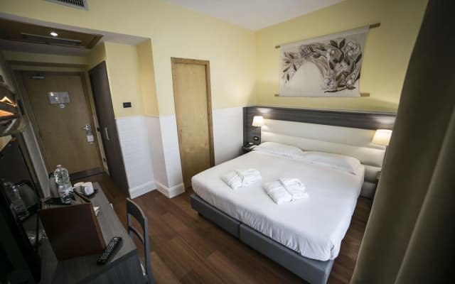 Hotel Aphrodite - photo 3