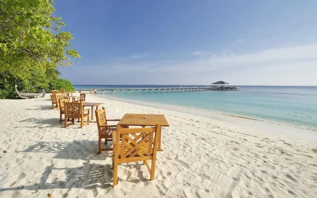Royal Island Resort & Spa - photo 2