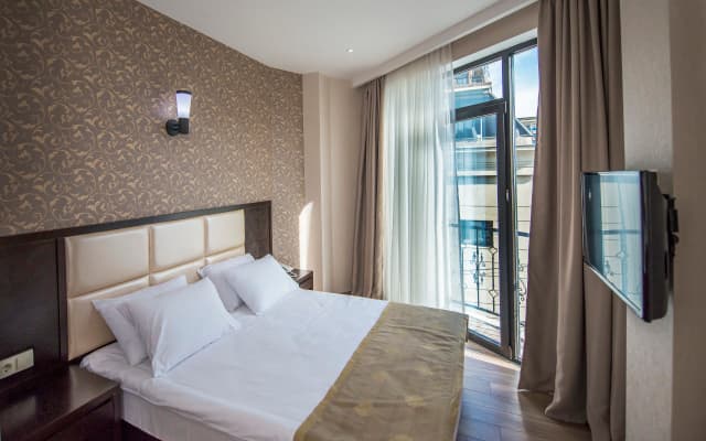 Tbilisi Inn Hotel - photo 2