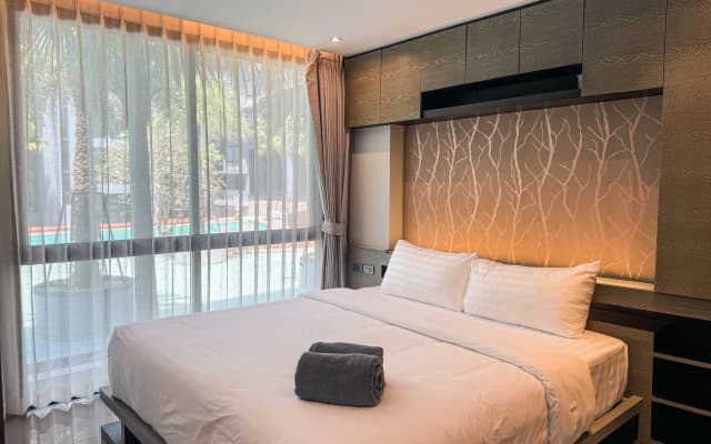 Kamala City Gate 1 Bdr Pool View Flat - photo 2