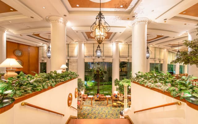 Montien Riverside Hotel Bangkok - photo 4