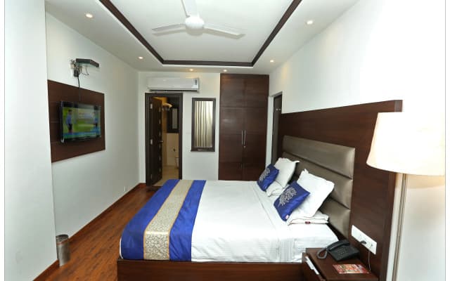 The R Blues Hotel - photo 3