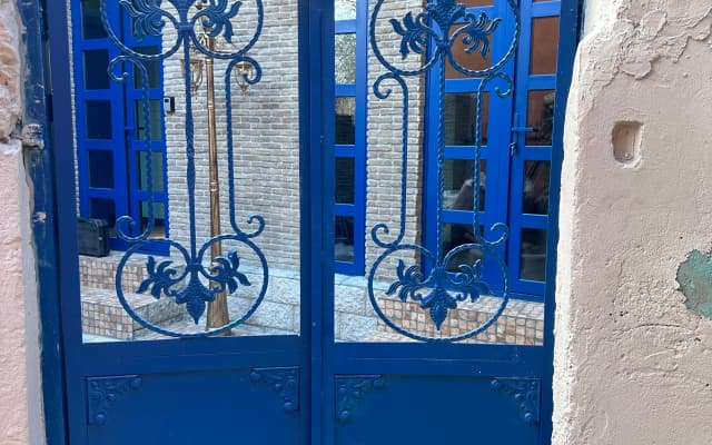 Blue Balcony Apartments - photo 4