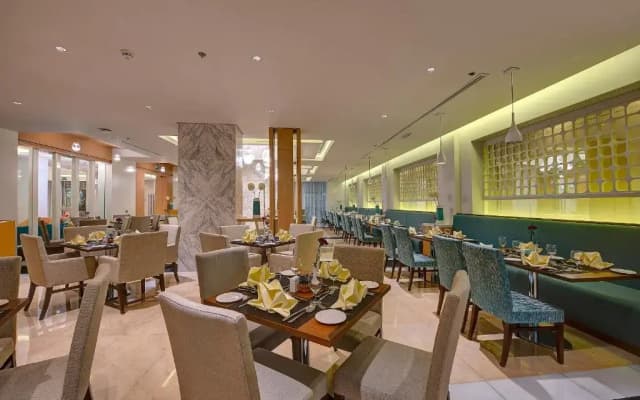 Royal Continental Hotel - photo 3