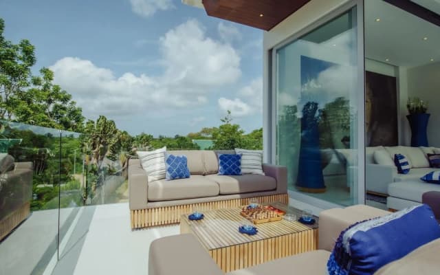 Luxury Infinity Pool Villa in Nai Harn Villa - photo 3