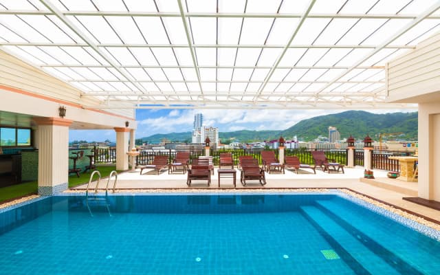 Azhotel Patong Hotel - photo 5