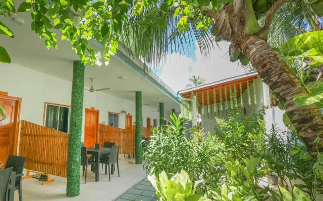 Thoddoo Sunny Beach Guest house - photo 2