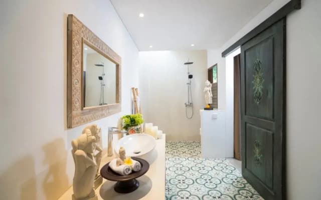 Calma Ubud Suite & Villas - photo 4