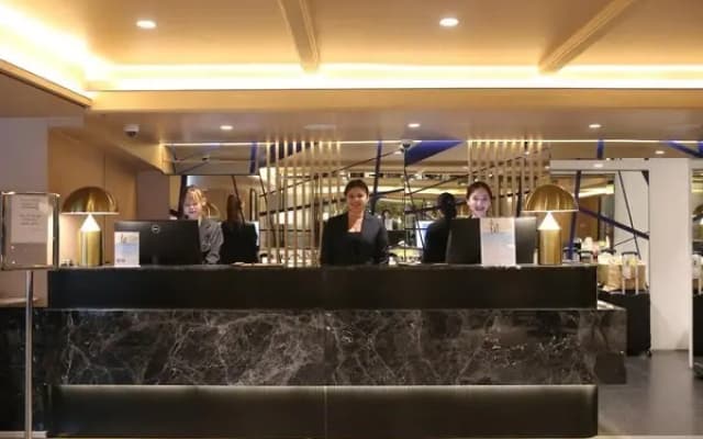 Ramada Sukhumvit Soi Eleven (Ramada Graand Swiss Sukhumvit 11) - photo 3