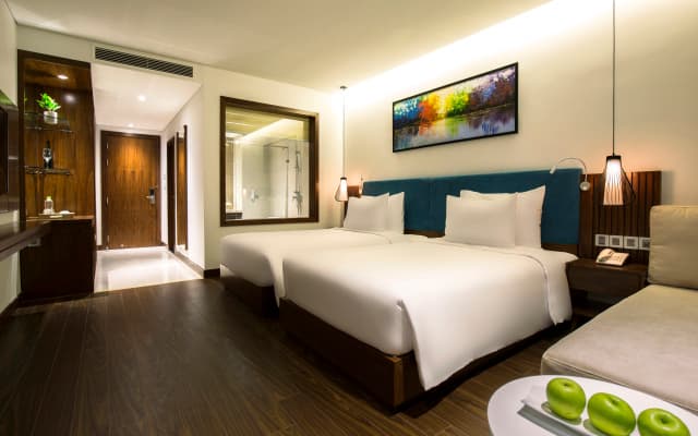 Maximilan Danang Beach Hotel - photo 3