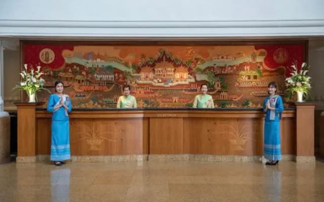 Montien Riverside Hotel Bangkok - photo 3
