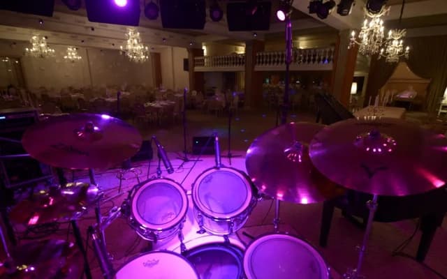 Old Isani Hotel - photo 4