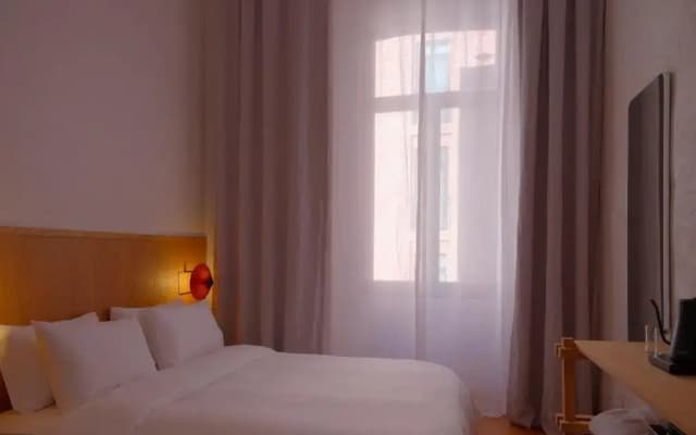 Hotel Bellhop Tbilisi - photo 3