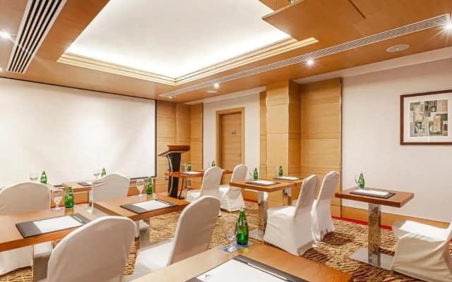 Golden Sands Hotel & Residences Sharjah - photo 4