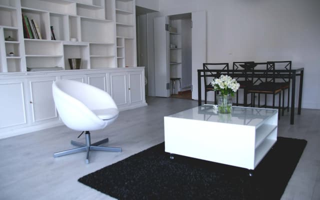 Rue de Ponthieu Central Furnished Apartment - photo 4