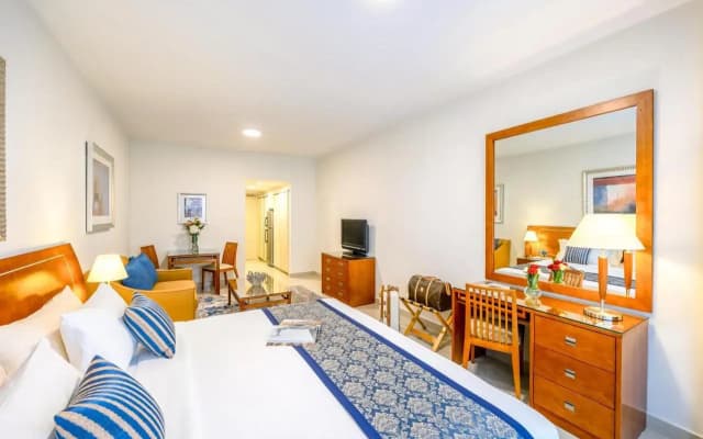 Golden Sands Hotel Apartments - photo 2
